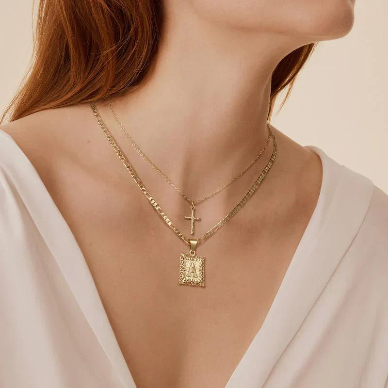 Cruz Inicial Collar Set | Oro