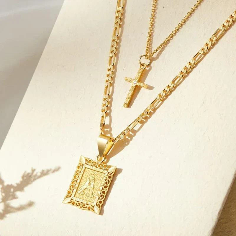 Cruz Inicial Collar Set | Oro