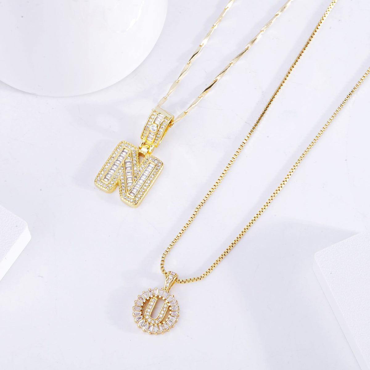 Pavé Letra Inicial Collar Set | Oro