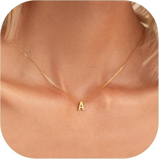 Amor Letra Inicial Collar | Oro