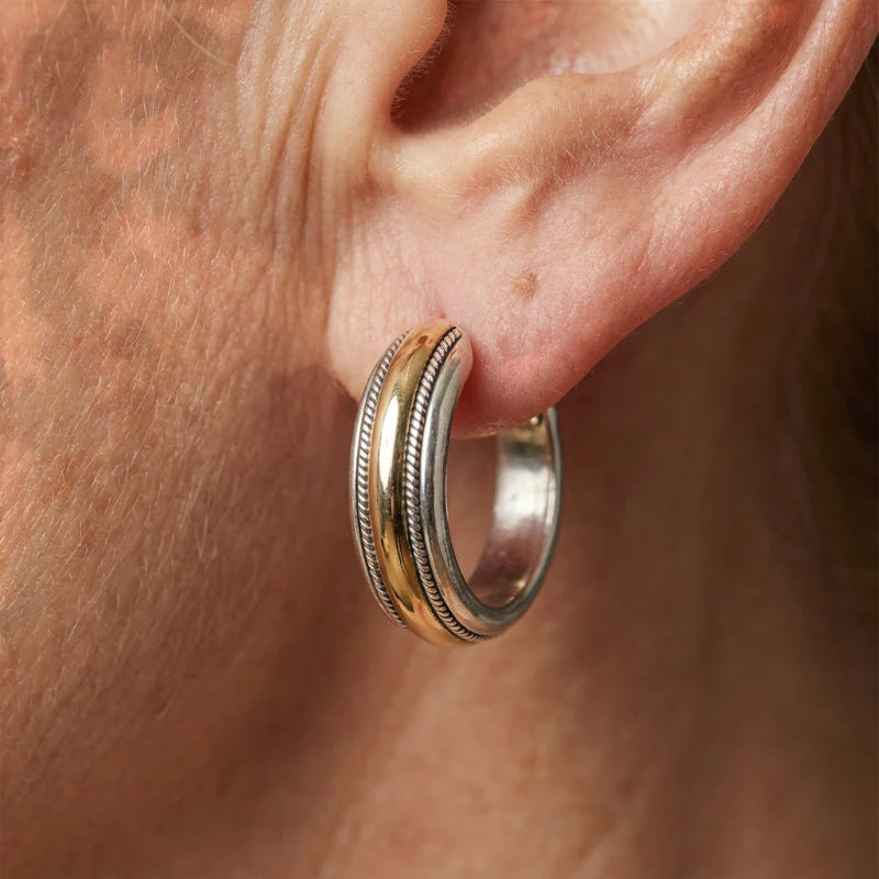 Pendientes de Aro Plateados Vintage con Línea Dorada