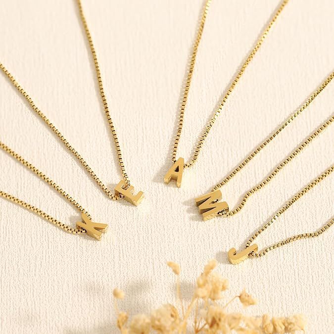 Amor Letra Inicial Collar | Oro