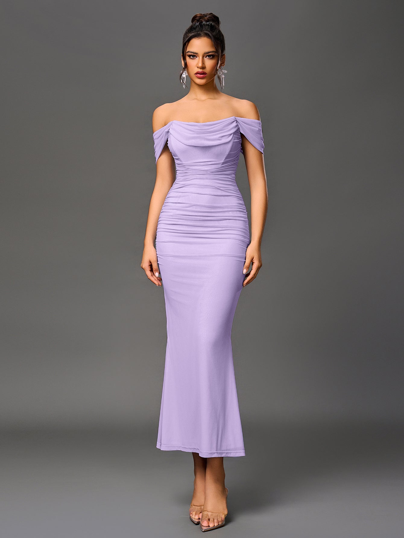 Vestido Bodycon Ajustado con Hombros Descubiertos, Fruncido y Cremallera Trasera