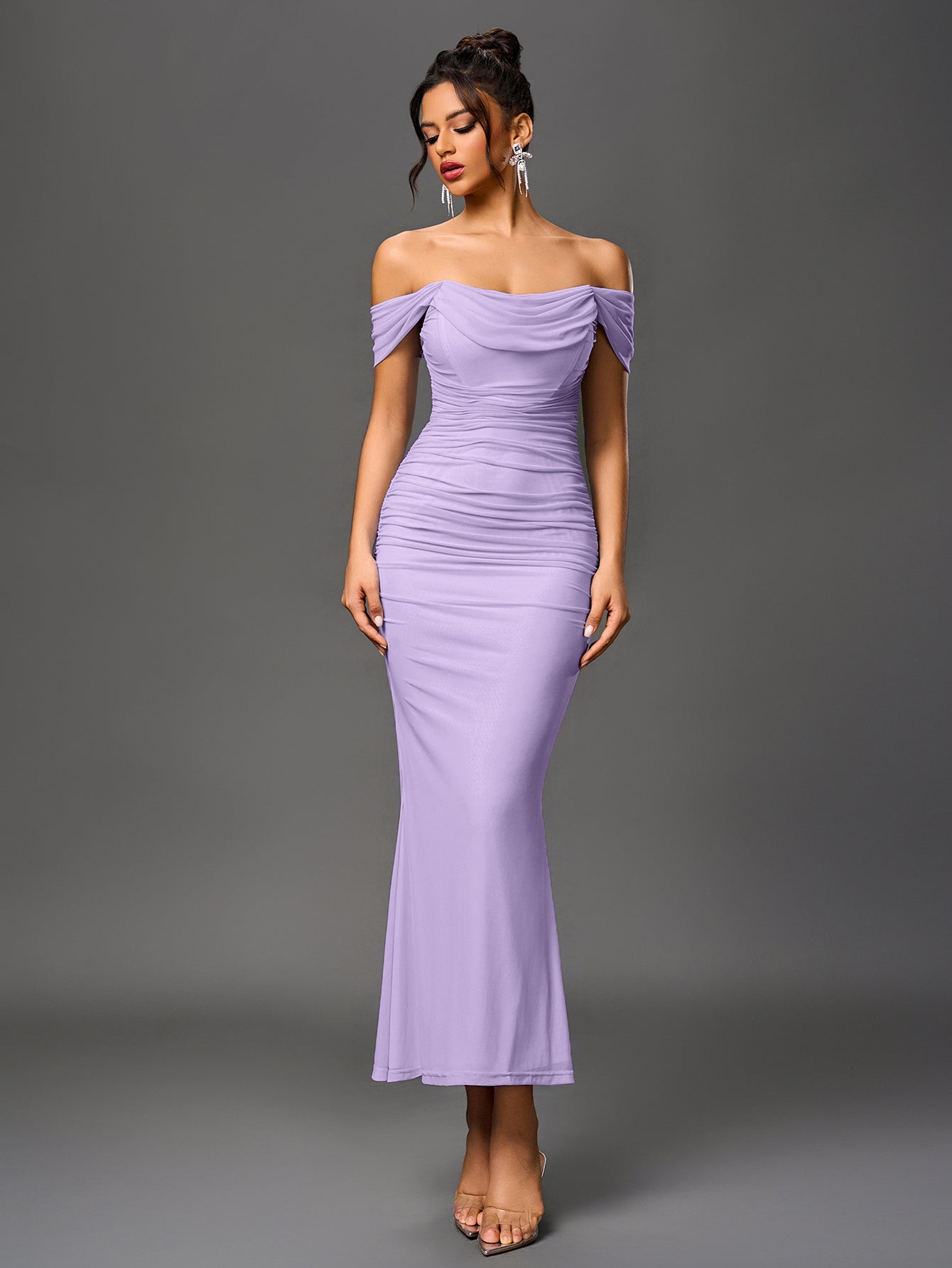 Vestido Bodycon Ajustado con Hombros Descubiertos, Fruncido y Cremallera Trasera