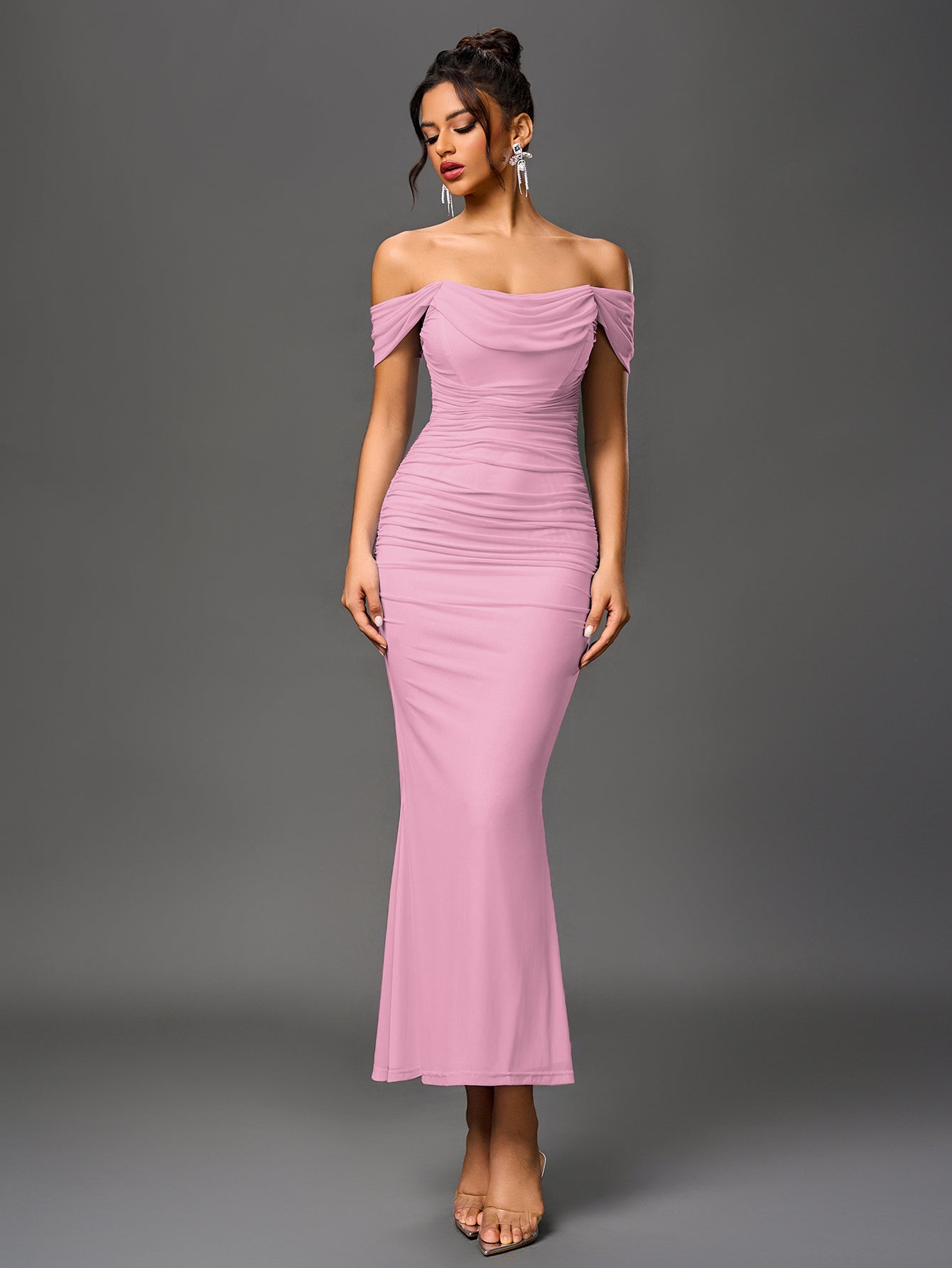Vestido Bodycon Ajustado con Hombros Descubiertos, Fruncido y Cremallera Trasera