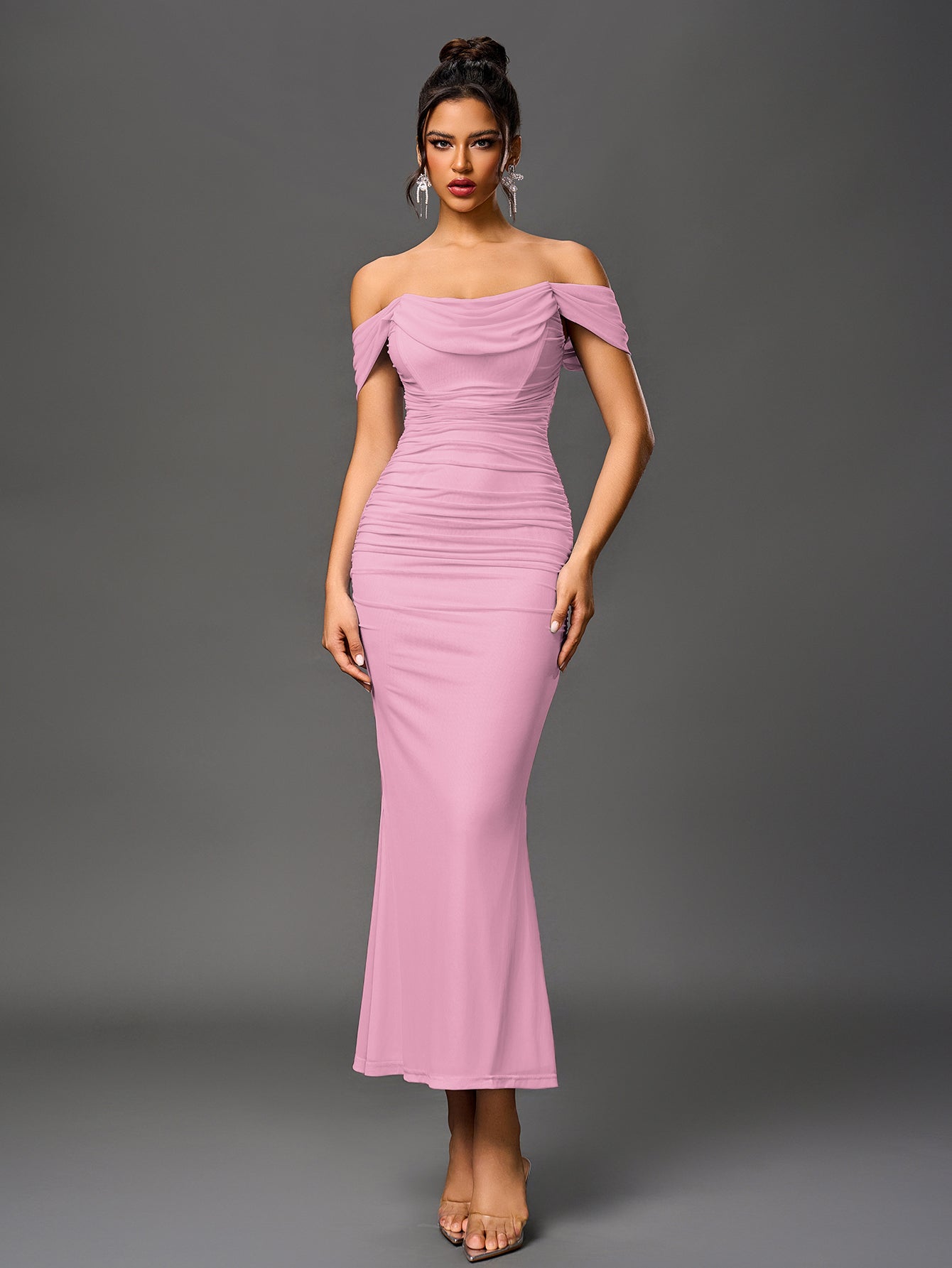 Vestido Bodycon Ajustado con Hombros Descubiertos, Fruncido y Cremallera Trasera
