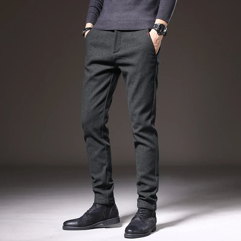 Pantalones elegantes de corte ajustado