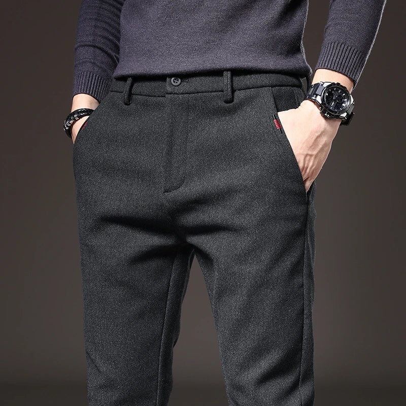 Pantalones elegantes de corte ajustado