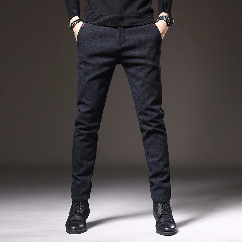 Pantalones elegantes de corte ajustado