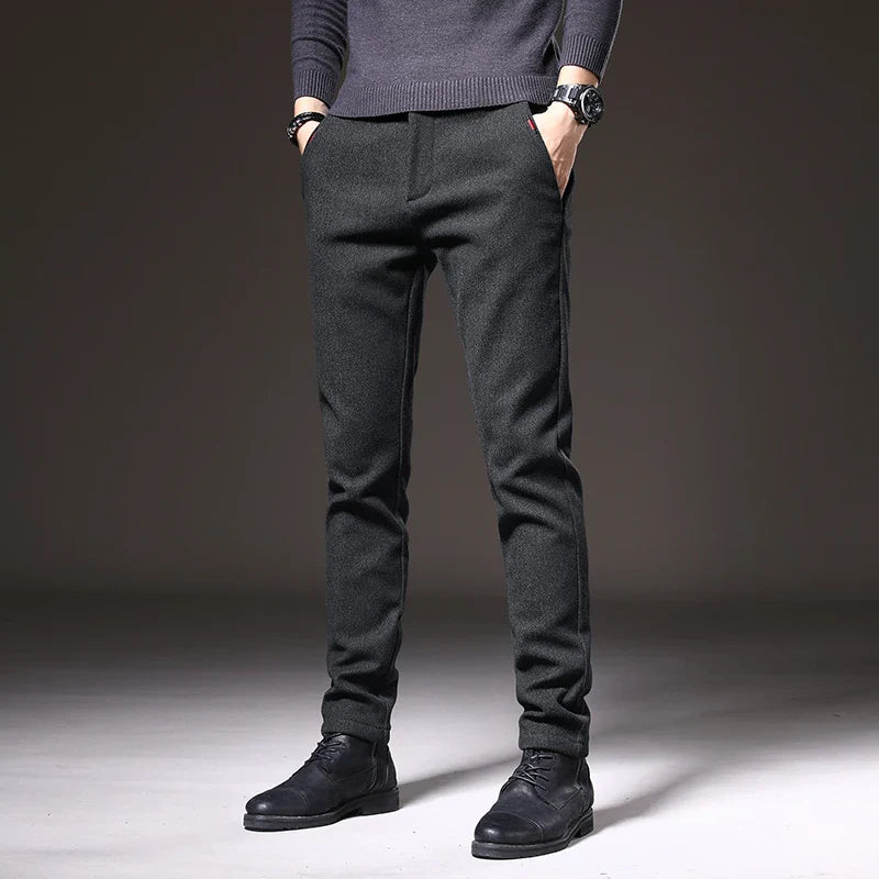 Pantalones elegantes de corte ajustado