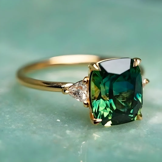 Anillo Elegante Cuadrado de Esmeralda