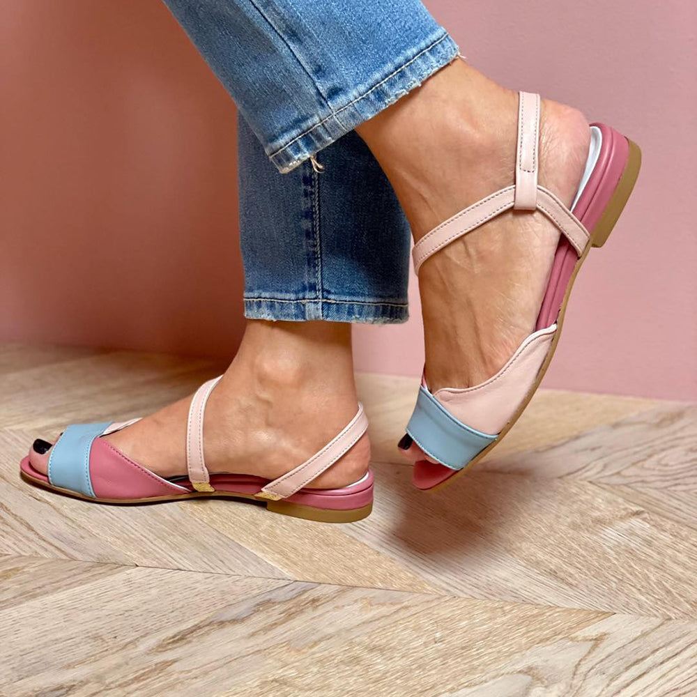 Roselina - Sandalias rosas asimétricas en estilo color-block