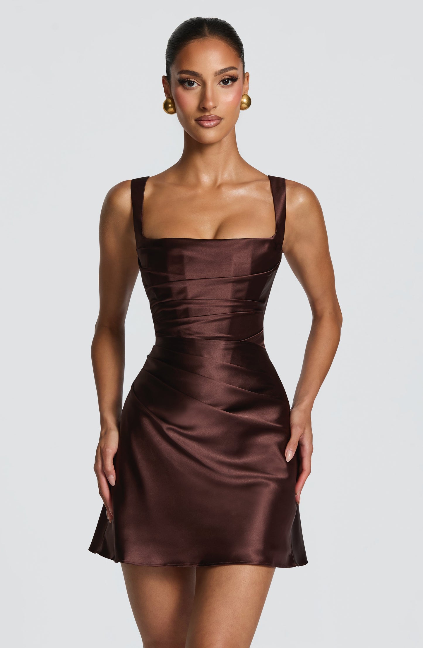 Calanthe™ - Vestido Mini en Satén Plum Brown