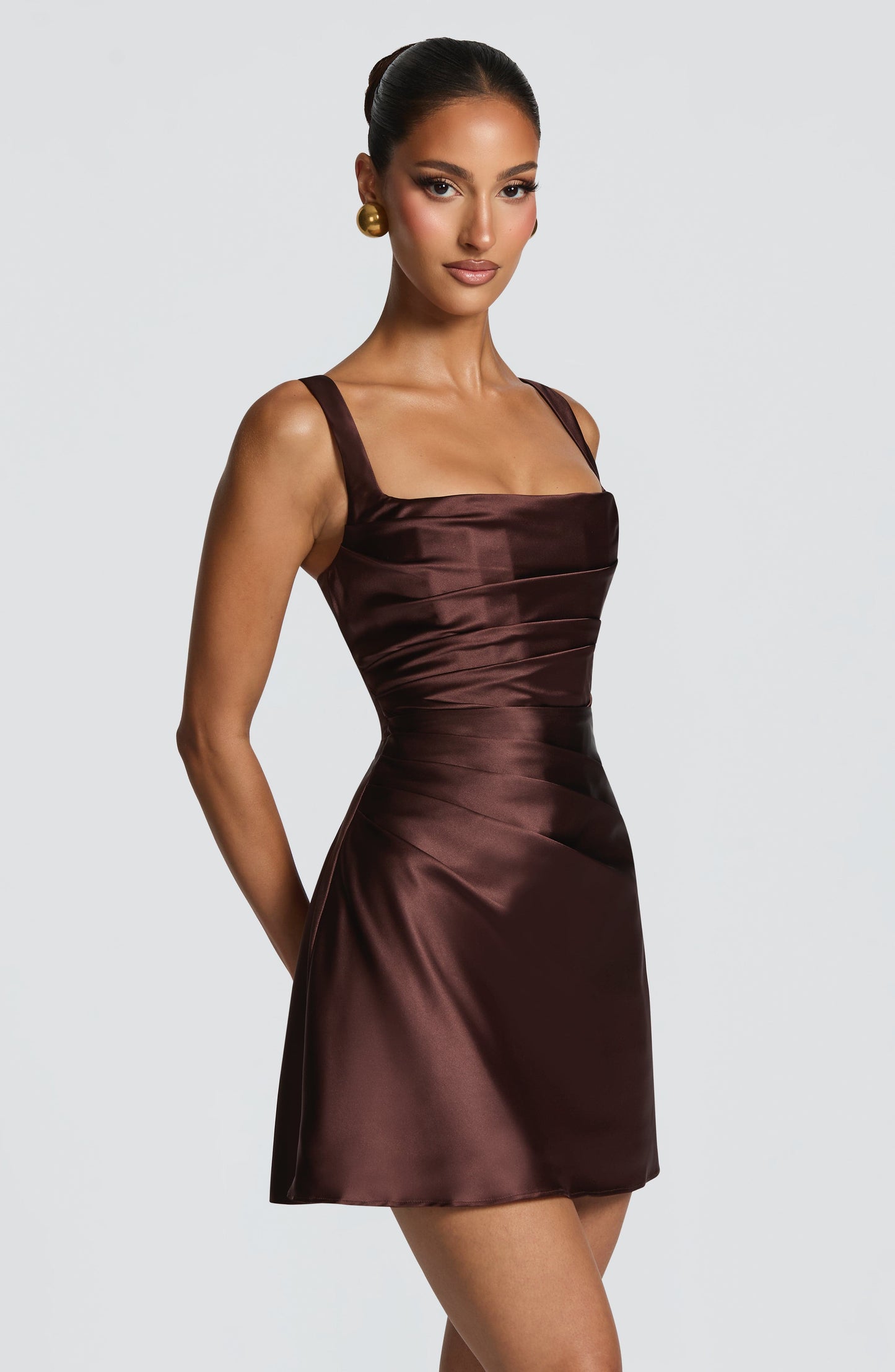 Calanthe™ - Vestido Mini en Satén Plum Brown