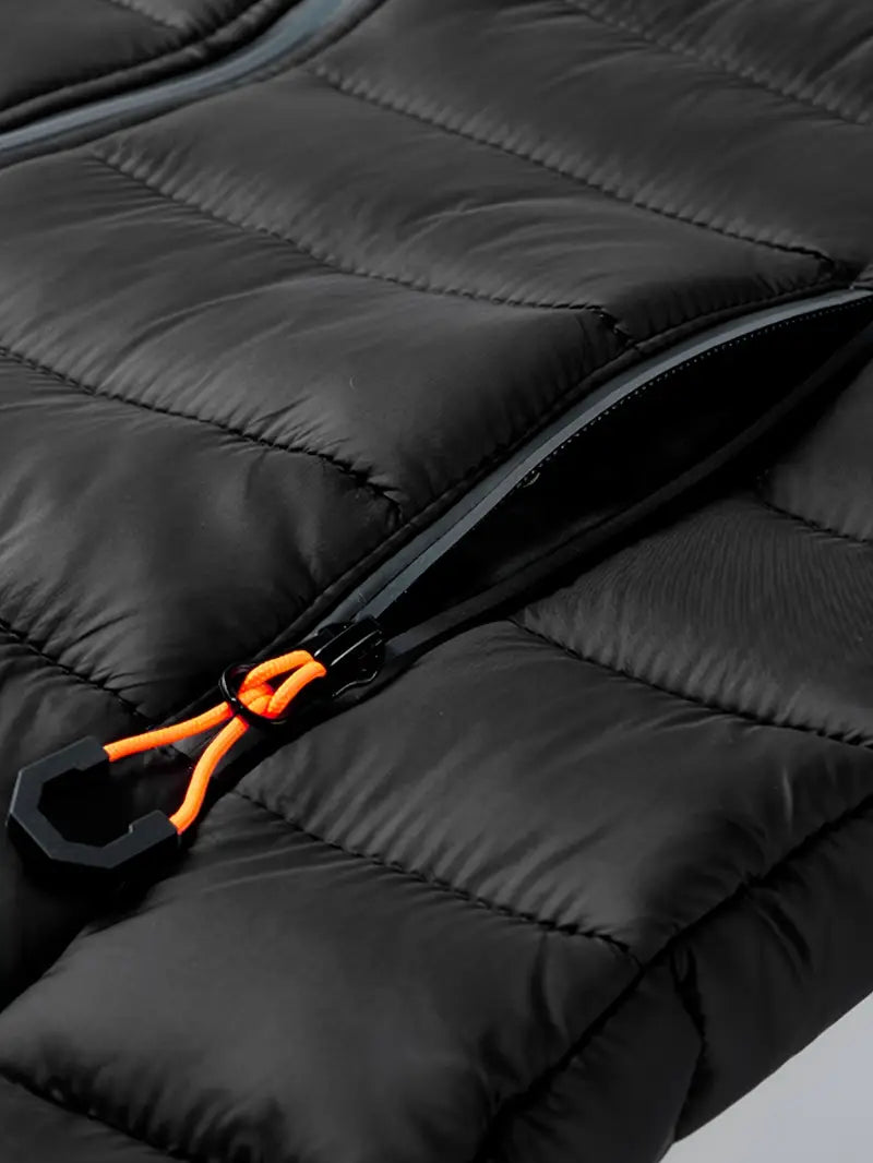 Chaqueta elegante con capucha