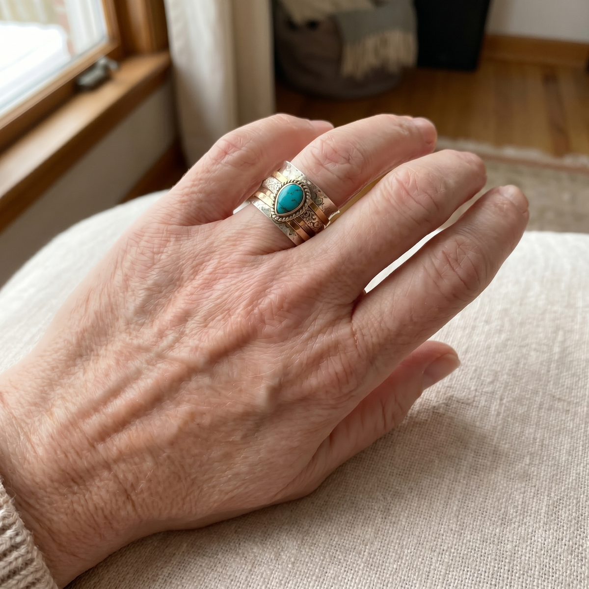 Anillo Antiguo de Turquesa Incrustada en Oro y Plata