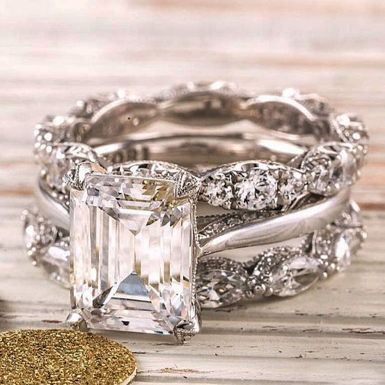 Anillo Plateado Vintage de Capas Brillantes
