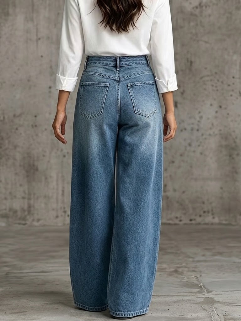 Vaqueros de estilo militar con botones metálicos