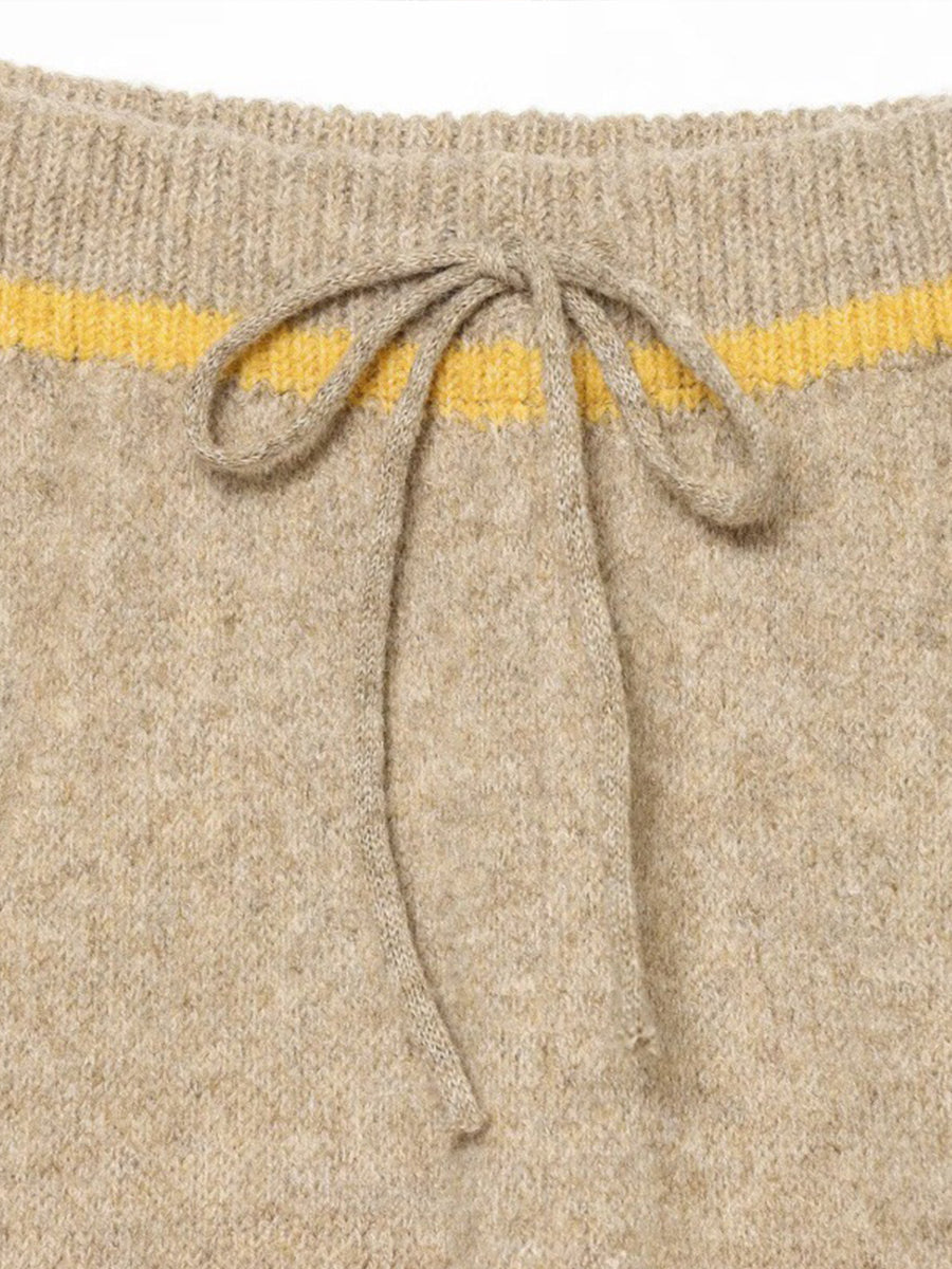 Conjunto de punto de dos piezas con detalles en contraste