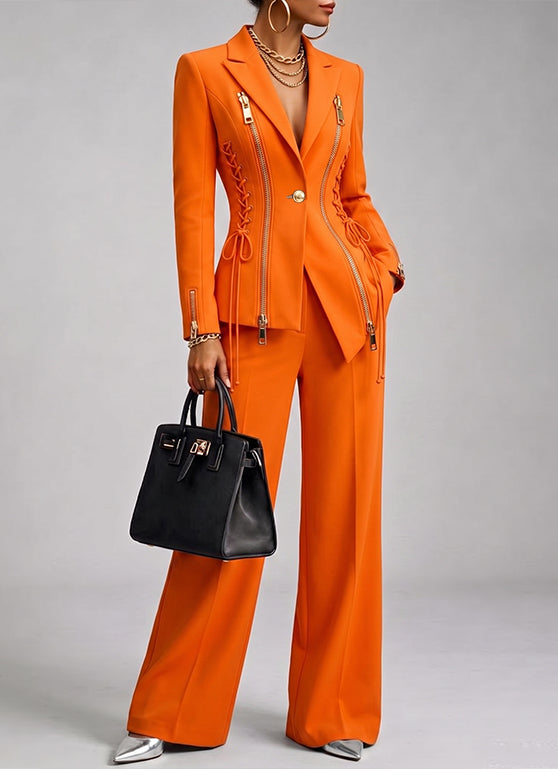 Blazer sastre elegante con detalles de cordones y cremalleras