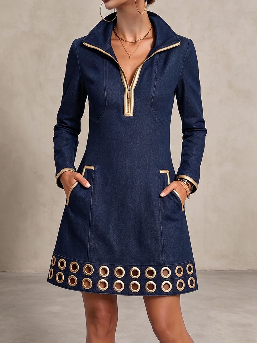 Vestido vaquero holgado de manga larga con ribete dorado y ojales metálicos